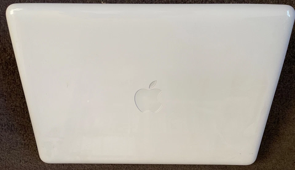 Usado Apple Macbook 2009 Blanco 13" Intel 2.4GHZ Core 2 Dúo 2GB RAM 250GB HDD - Imagen 3 de 4