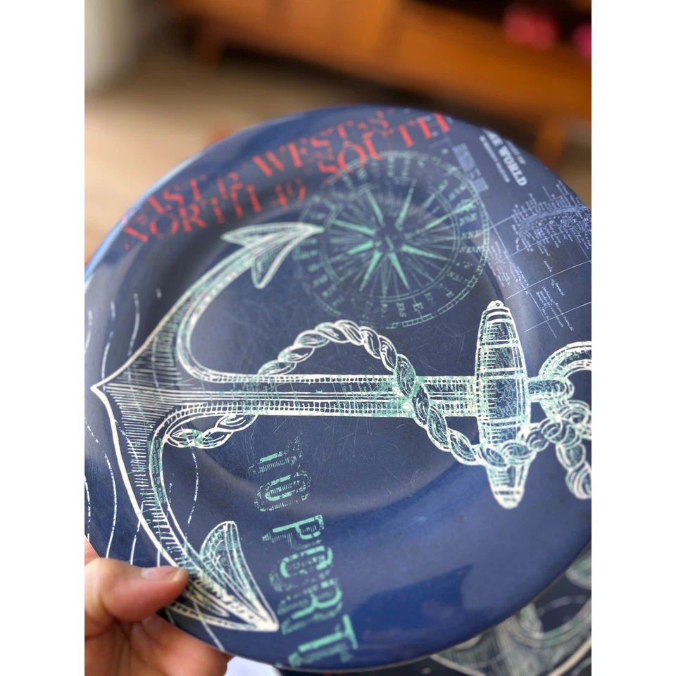 Juego de 3 platos de cena náuticos de melamina International Pier 45 con anclaje Foto 3 de 4