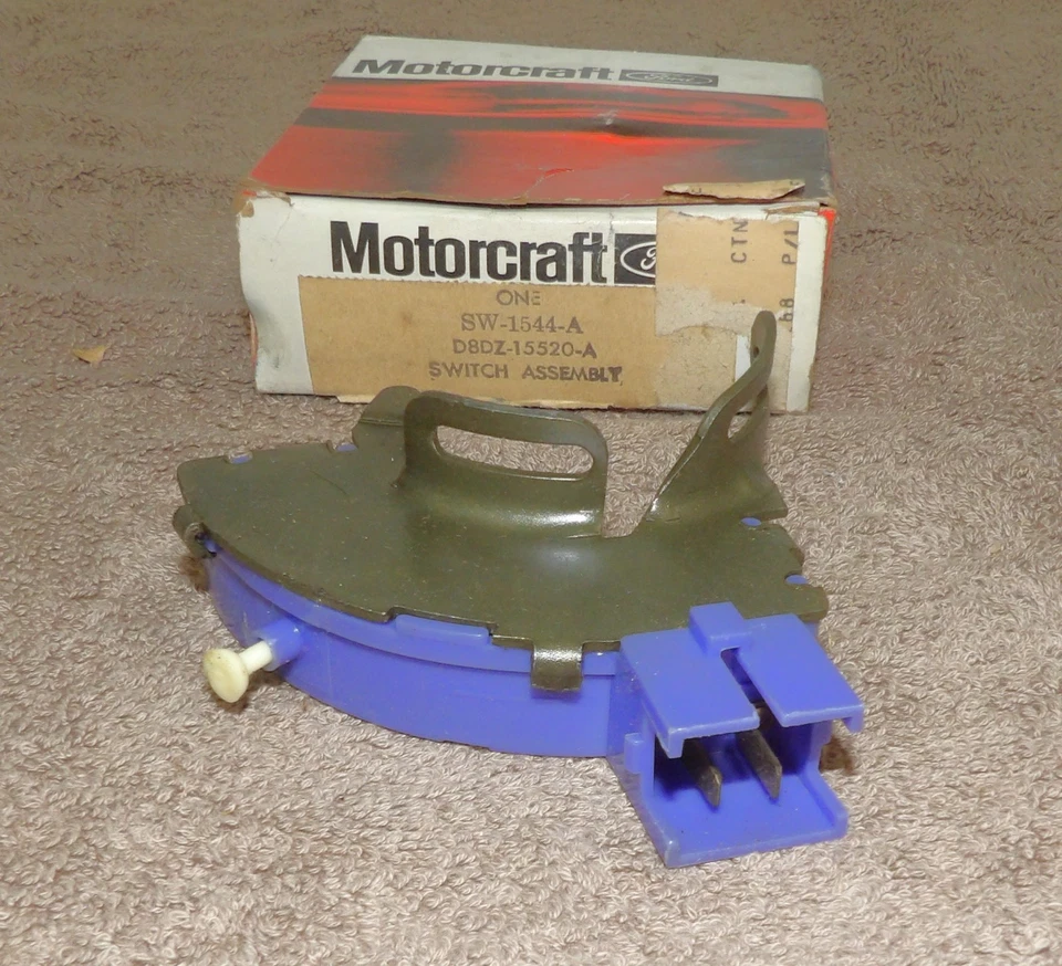 Ford Granada Ghia Monarch 1978 1979 1980 nuevo interruptor de lámpara de respaldo sin liberación de vacío Foto 3 de 4