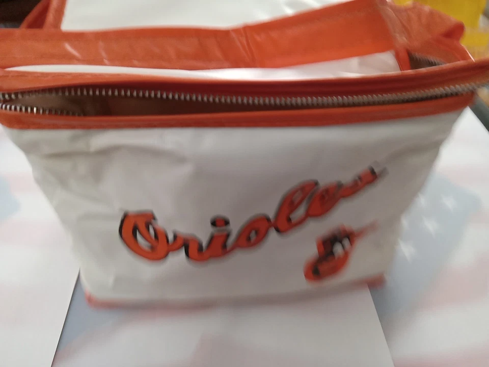 RARO BOLSO ENFRIADOR DE CERVEZA PREMIUM NACIONAL 1983 BALTIMORE ORIOLES VINTAGE Buen Estado Foto 3 de 4