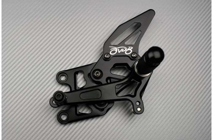 Commandes reculées ajustables CBR 600 RR bleues pour optimiser la garde au sol PC40