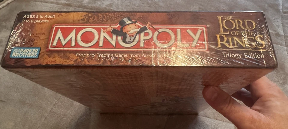 2003 Lord Of The Rings Monopoly Game Trilogy Edition NIB Sealed Never Opened - Image 4 of 4