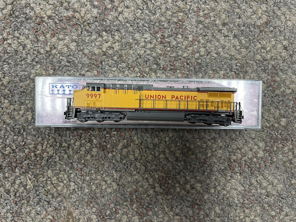 Kato N Scale Union Pacific #9997 AC4400CW Diesel Locomotive 176