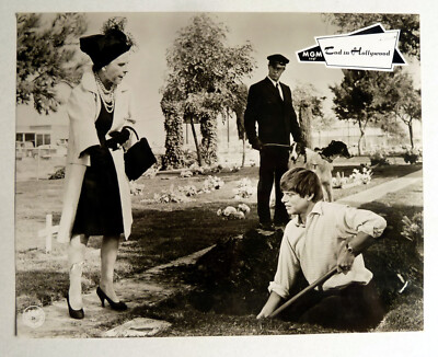 TOD IN HOLLYWOOD The Loved One AUSHANGFOTO #24 LC ´66 MORSE Winters COMER Coburn