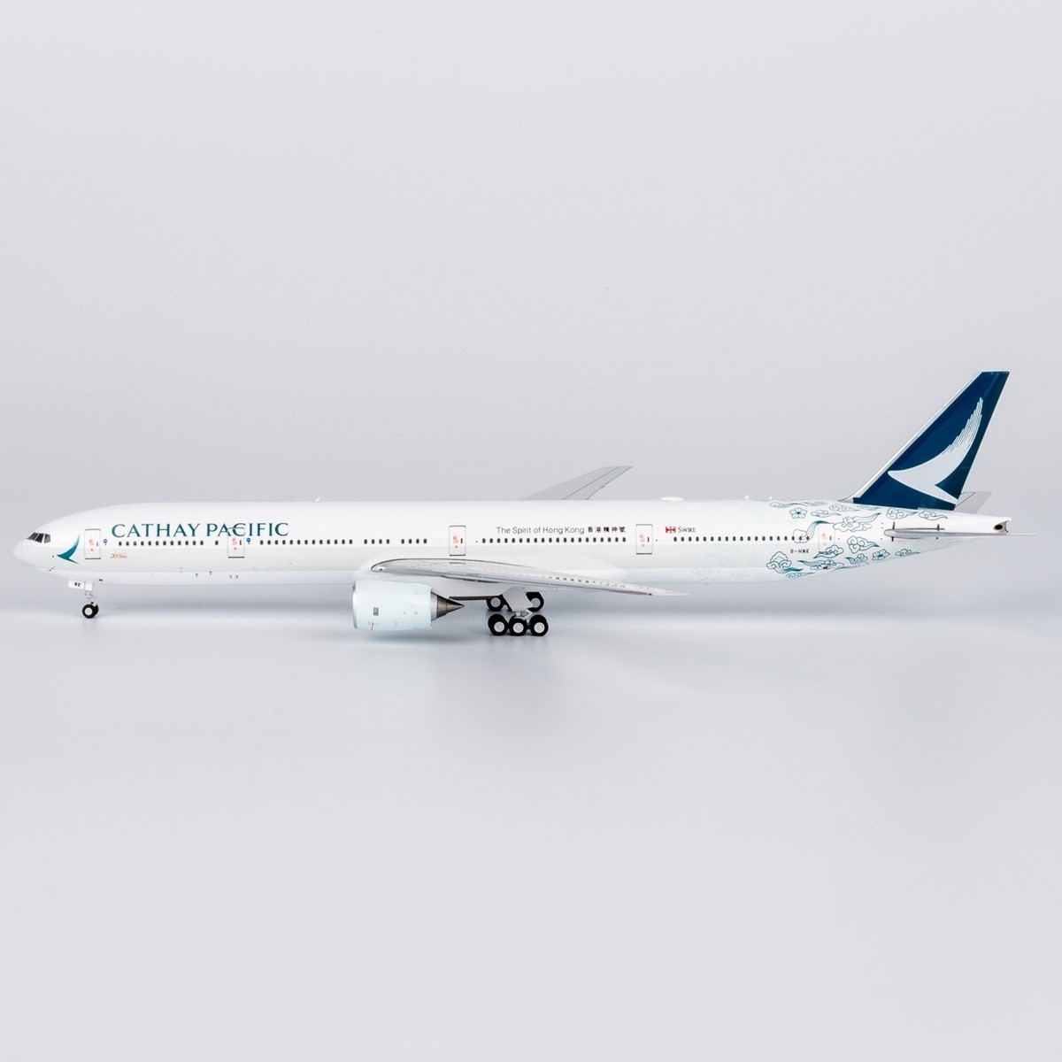 1:400 Cathay Pacific Boeing B777-300ER B-HNK Diecast Aircraft Jet