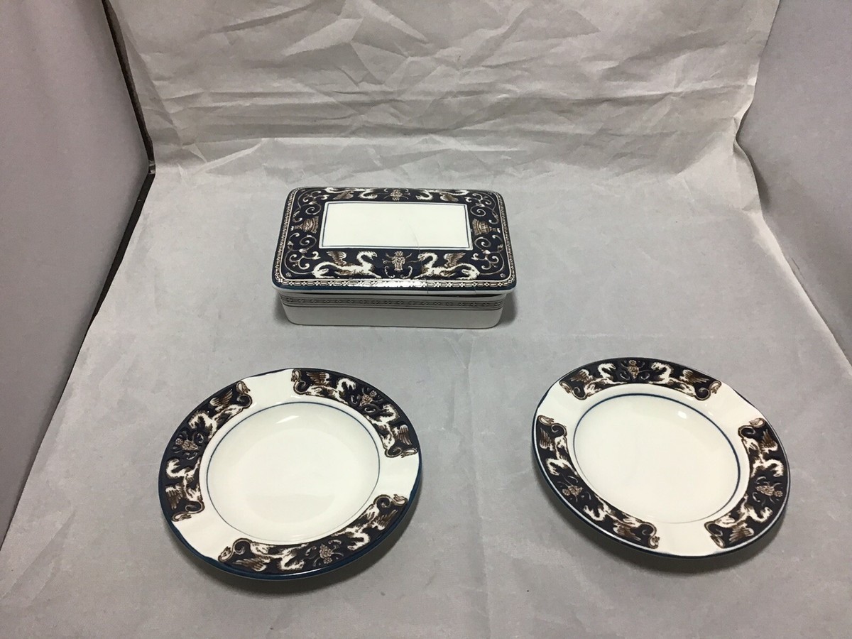 wedgwood cigarette box WEDGWOOD CHINA Blue Florentine W1956 Cigarette Box & 2 Ashtrays VGUC