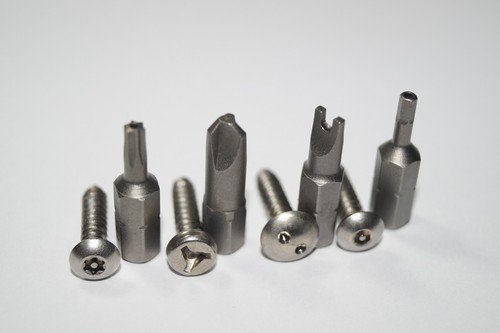 RNS 510 310 RCD 300 500 MFD2 Diebstahlsicherung Diebstahlschutz Schrauben Screws - Bild 4 von 11