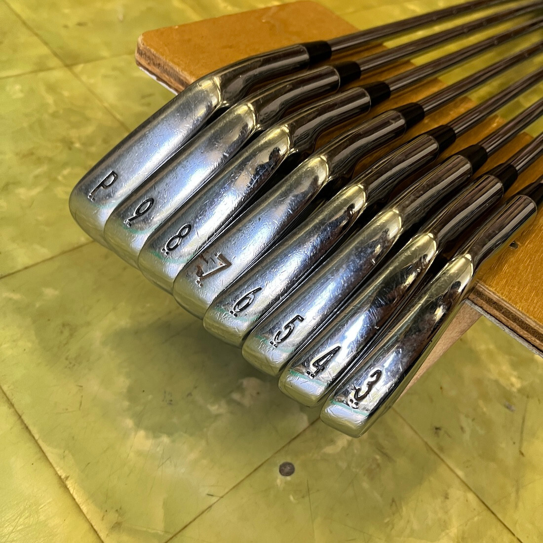 Set De Fers Miura Giken MB-5002 Forgé – 3 à PW, Shaft DG X100, Main Droite