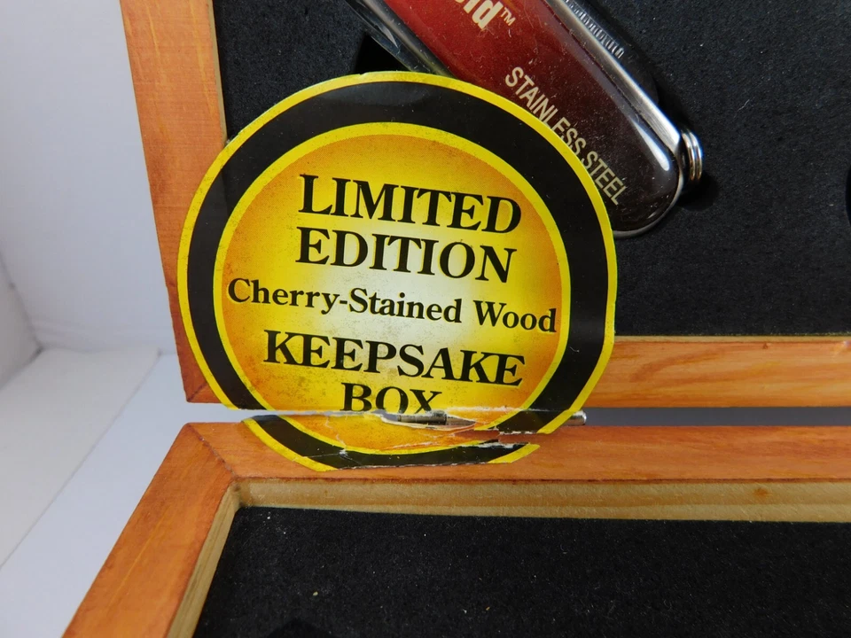 Juego de recuerdo de cuchillos y linterna Sheffield edición limitada 7108/1517 con caja de madera Foto 3 de 3