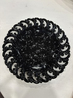 L.E. Smith Black Amethyst Glass splatter pattern plate 9'' across