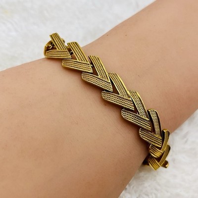 Vintage Avon Bracelet Atomic Textured Gold Tone Signed NR Fits 7.75'' Wrist