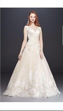 Davids Bridal Wedding Dress, brand new! Size 4