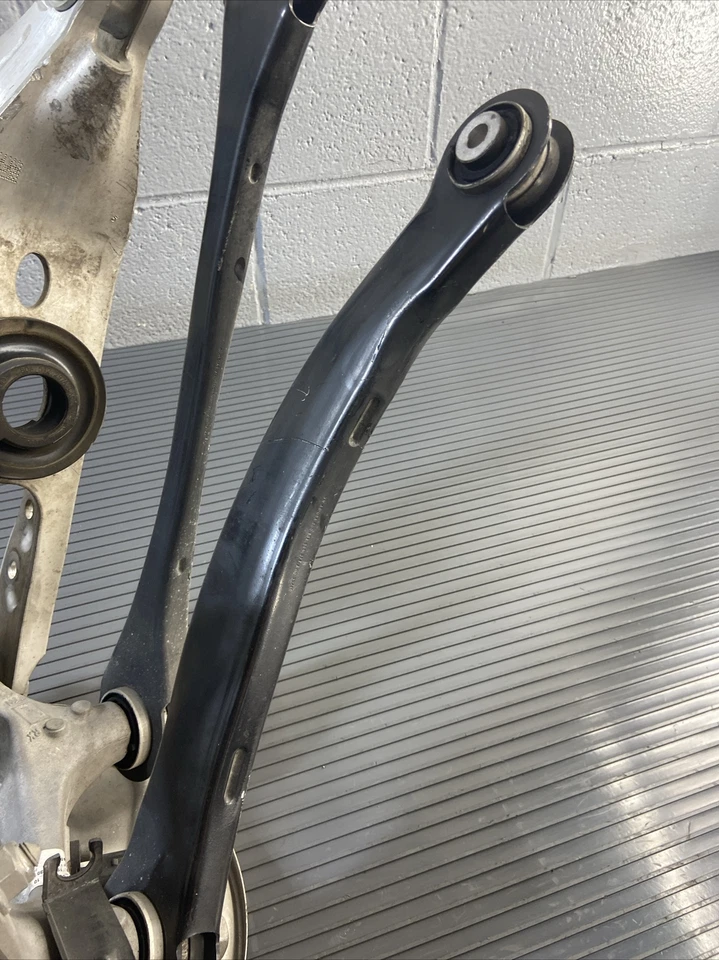 Cojinete de cubo de nudillo husillo trasero izquierdo Audi Q5 SQ5 Quattro 2018-2022 OEM Foto 4 de 4