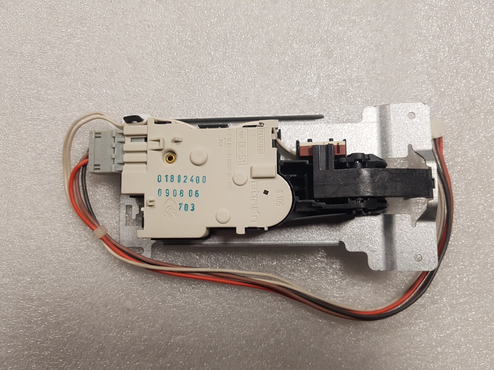 Verrouillage de porte DL-S1 pour fours pyrolytiques C00114564 en métal noir