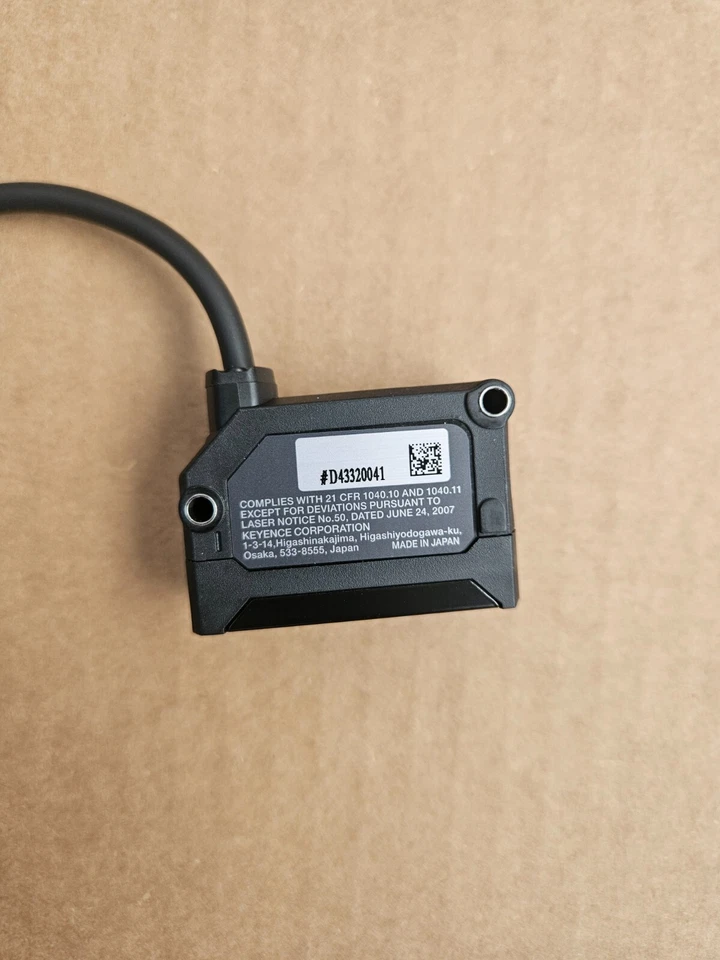 KEYENCE IL-030 CMOS ANALOG SENSOR HEAD REFERENCE DISTANCE: 30mm - Image 2 of 3