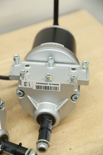 PAIR TESTED Motors for Merits P327 Vision Super Power Chairs M9EA-5L M9EA-5R - Picture 6 of 13