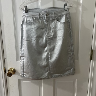 Women s Size M Metallic Silver Bodycon  Fit Mini Skirt Pockets Super Stretch