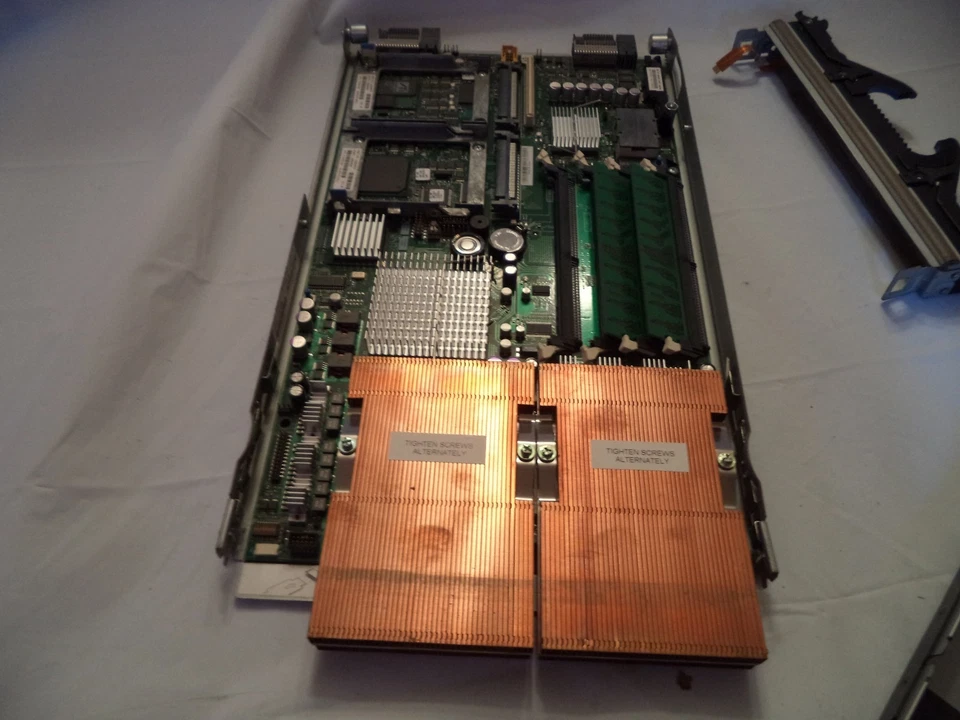  IBM 8843-55U 2-Xeon 3.8 processor, .5 ram - Image 4 of 4