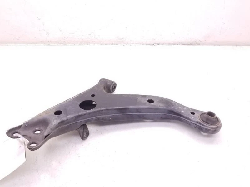 96-02 TOYOTA COROLLA BRAZO DE CONTROL INFERIOR LADO PASAJERO DELANTERO DERECHO Foto 4 de 4