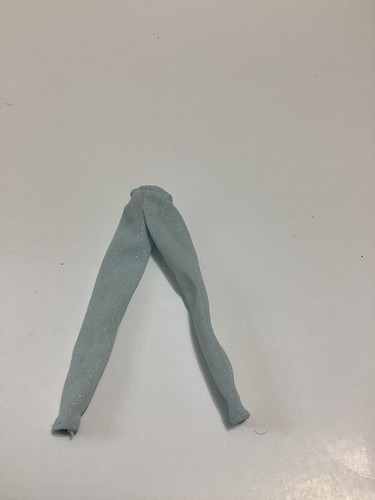BRATZ WINTERTIME WONDERLAND CLOE DOLL LOT CLOTHING PANTS STOCKINGS 2003