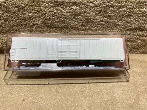 KIT COCHE REFRIGERADO MECÁNICO 57’ MDC ROUNDHOUSE 8420 ESCALA N SIN DECORAR NUEVO EN CAJA | Zustand: New