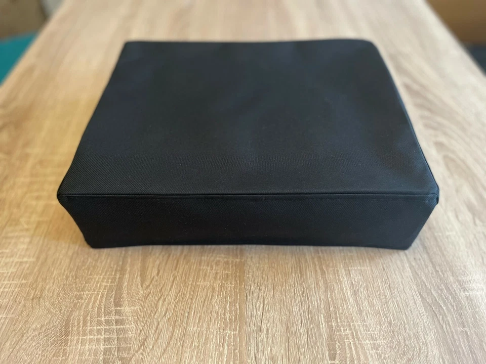 Пылезащитный чехол XBOX One РУЧНОЙ РАБОТЫ В ВЕЛИКОБРИТАНИИ — с отверстием для подключенных кабелей - Изображение 2 из 4