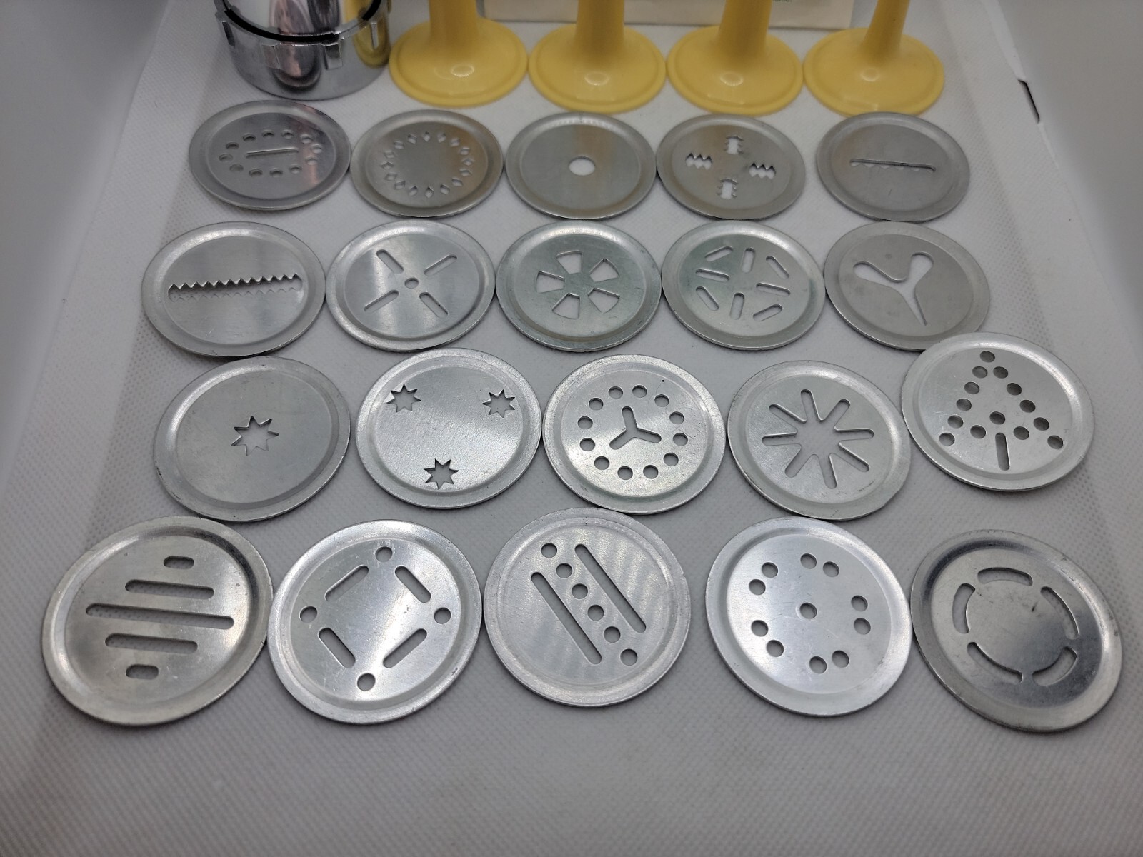 VillaWare Professional Metal Classic Cookie Press 20 Disc 4 Funnel eBay