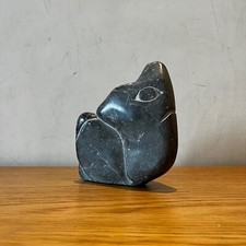 ART INUIT SCULPTURE EN PIERRE  SIGNEE   LEVI SMITH PHOQUE  , CANADA