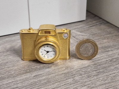 Sammlerstück Messing / Goldfarbene kleine Kamerauhr. Schöner Stil und Design. 