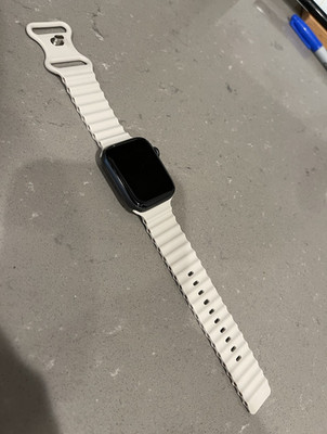Apple Watch Series 6 44mm GPS + Cellular - 32GB Space Gray Aluminum