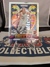 Paige Bueckers || 2025 Panini Prizm WNBA - "Groovy" Insert  #12 (RC) || Wings 🏀