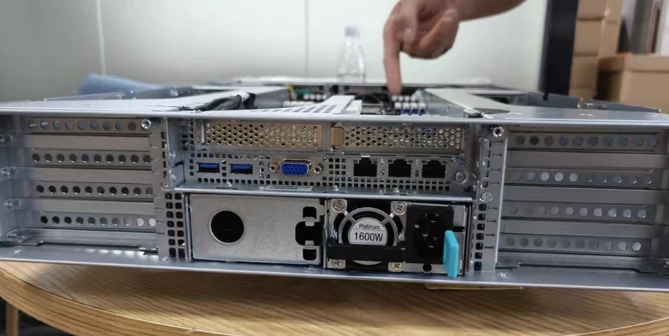 ASUS ESC4000 G4 2U Rackmount GPU Server 8X3.5" 2XPSU Support 2XLGA-3647 4XGPU - Image 3 of 4