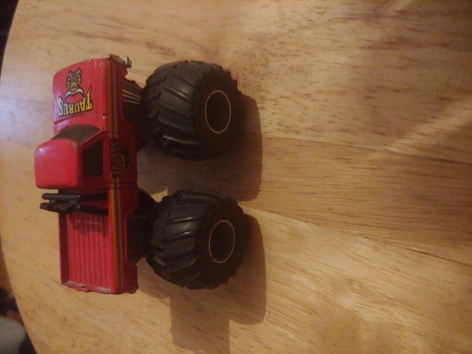 Monster Truck Taurus 1985 diecast Matchbox vintage Foto 2 de 4