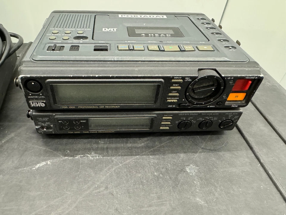 HHB PDR 1000 TC  Portadat Professional DAT Recorder - Image 4 of 4