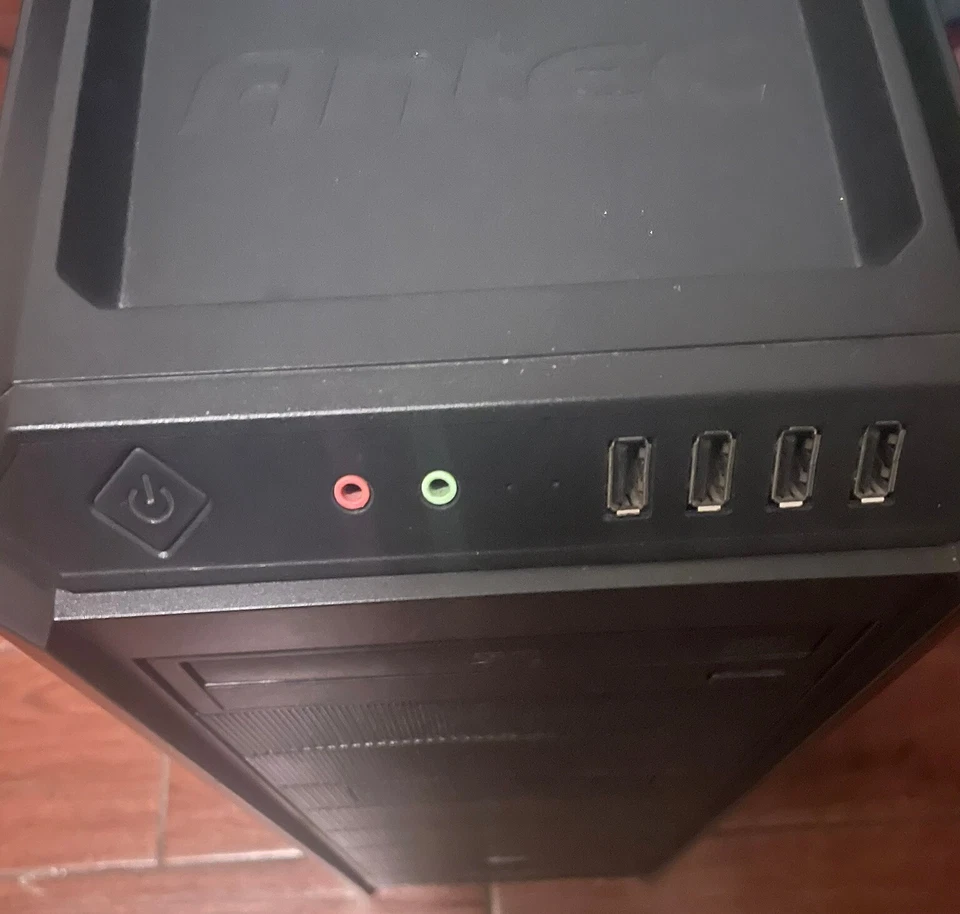 Supermicro Desktop/WS X9SAE- C216 16GB ECC RAM 1GB HD ANTEC Estuche DVD ROM Foto 3 de 4