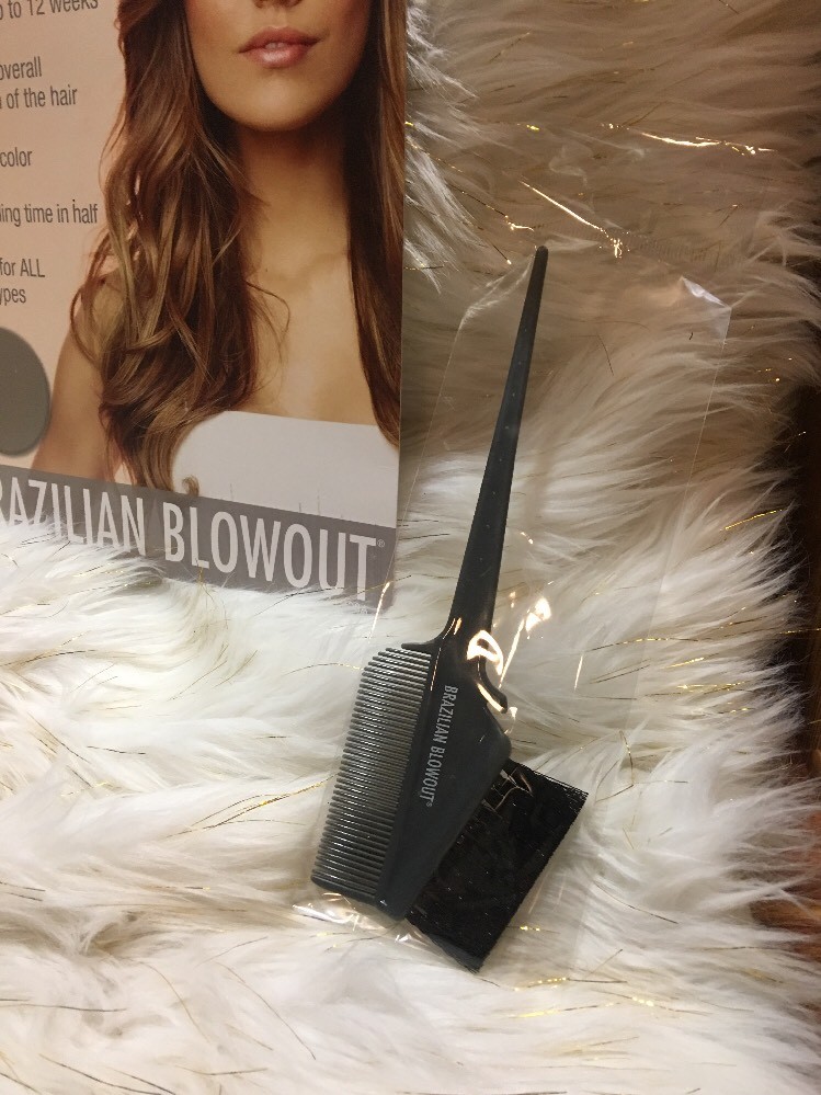 BRAZILIAN BLOWOUT STYLIST COMB AND BRUSH APPLICATOR TWO IN ONE