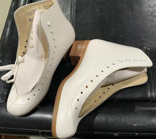 GAM Youth Figure Skating Free Style Boots Size 6.5 Style A7529