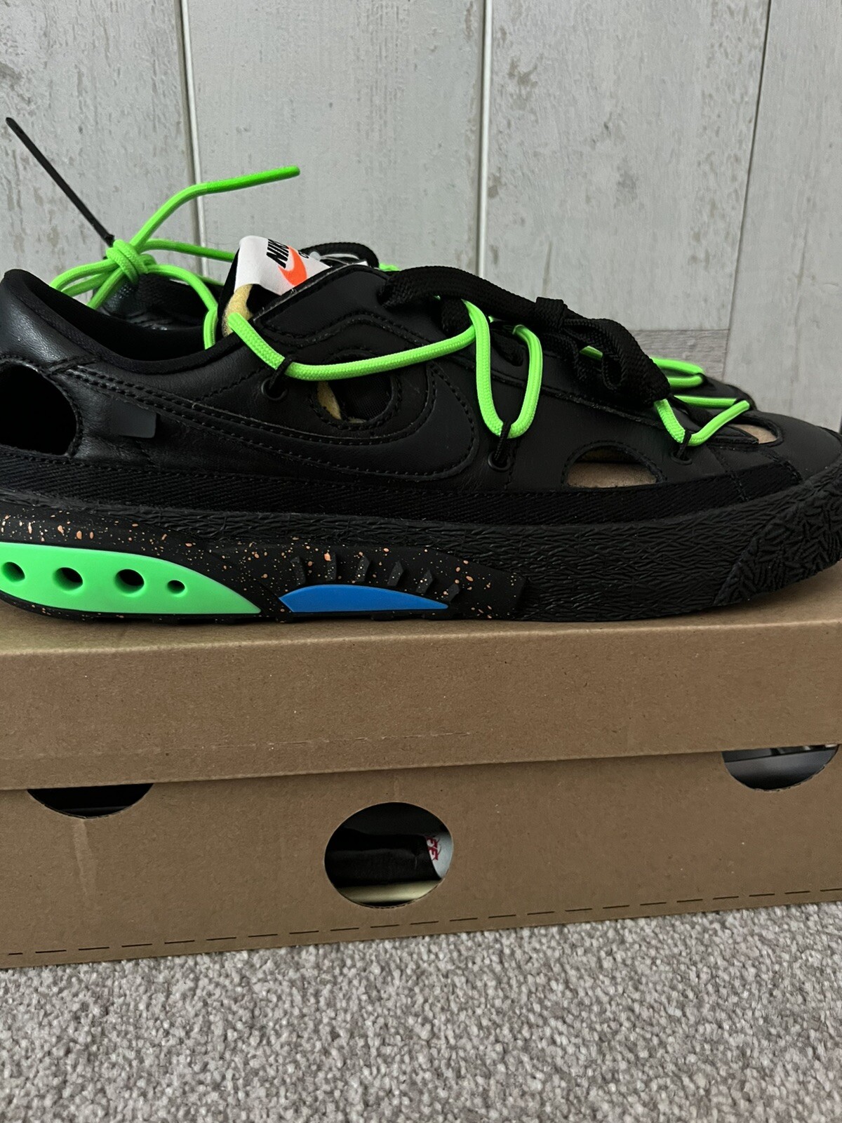 OFF WHITE X NIKE Blazer bianco Nike X Off Low '77 nero verde elettro da uomo taglia UK 8 nuovissimo