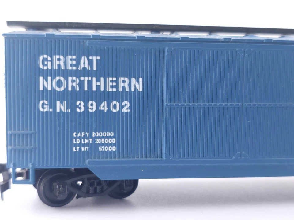 *READ* Model Power HO 9002 Great Northern Wooden Box Car 39402 Blue Model Train - Image 3 of 4