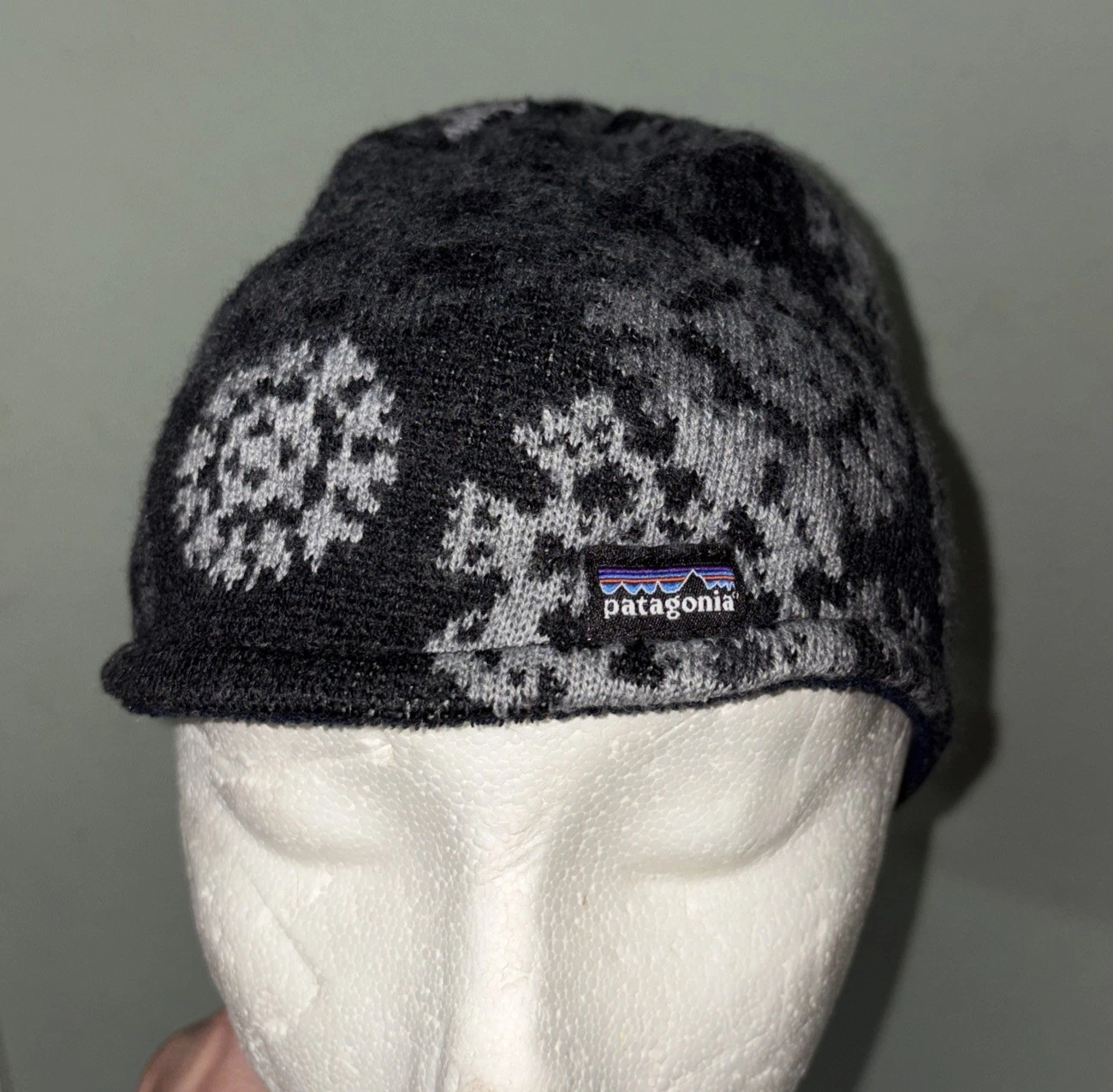 Adult PATAGONIA Beanie Hat One Size Black Wool Blend Winter Snowflake Fleece