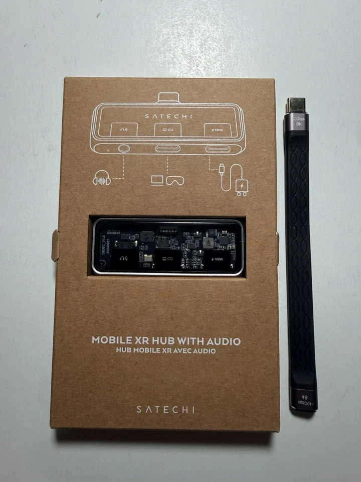 satechi Mobile XR HUB WITH MICROSD & Audio HUB . 10 Gbps ,PD 100w, Phone Hub - Image 2 of 3