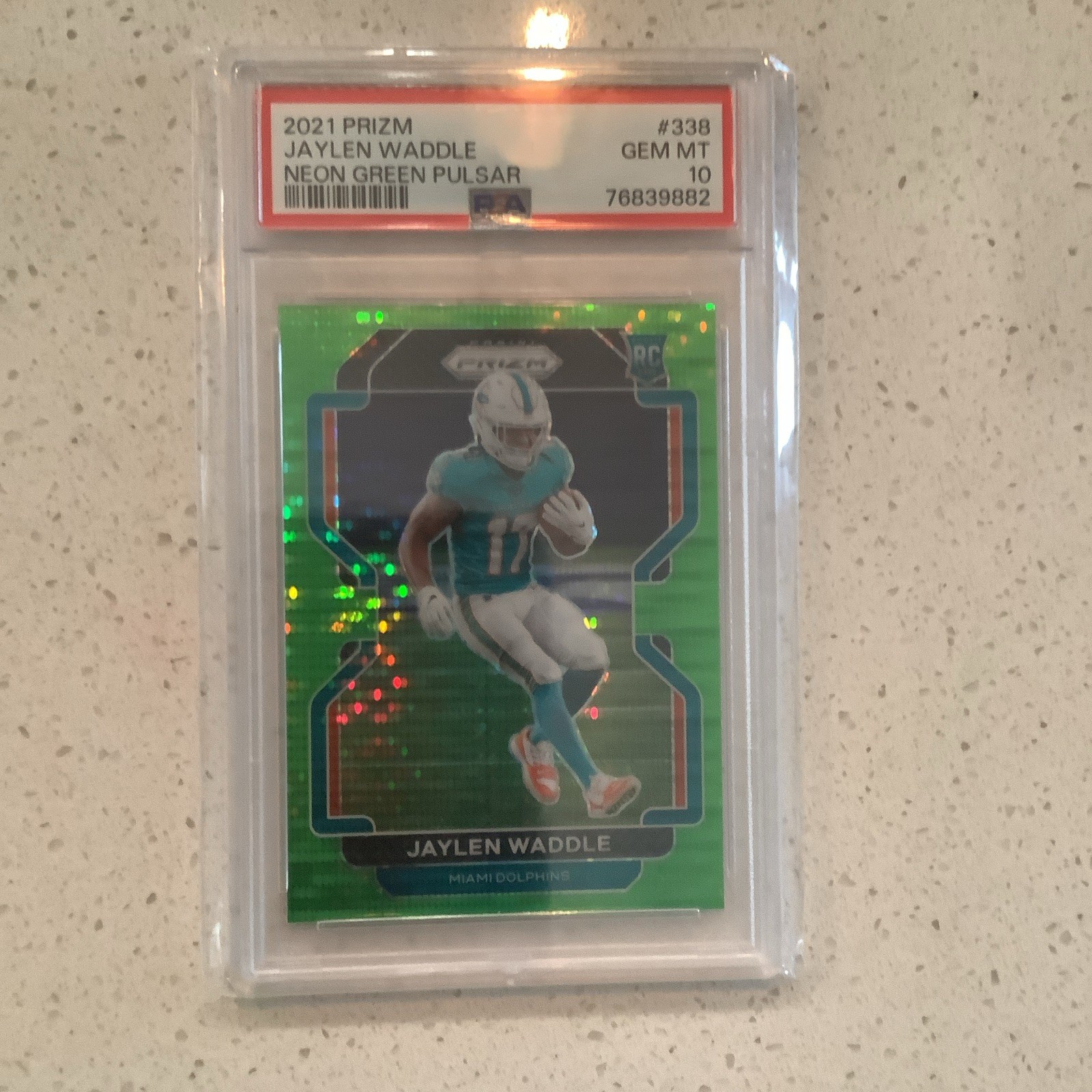 Jaylen Waddle Panini Prizm #338 Neon Green Pulsar