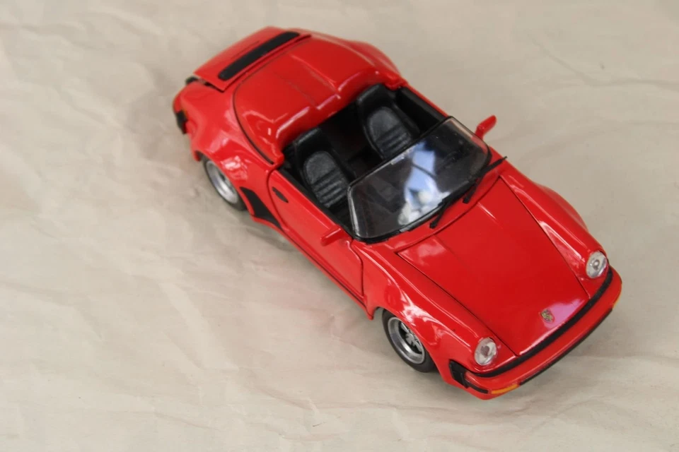 B10 / Modellino Auto Porsche Speedster 911 IN Color Rosso - Scala 1:24 - Circa - Immagine 4 di 4
