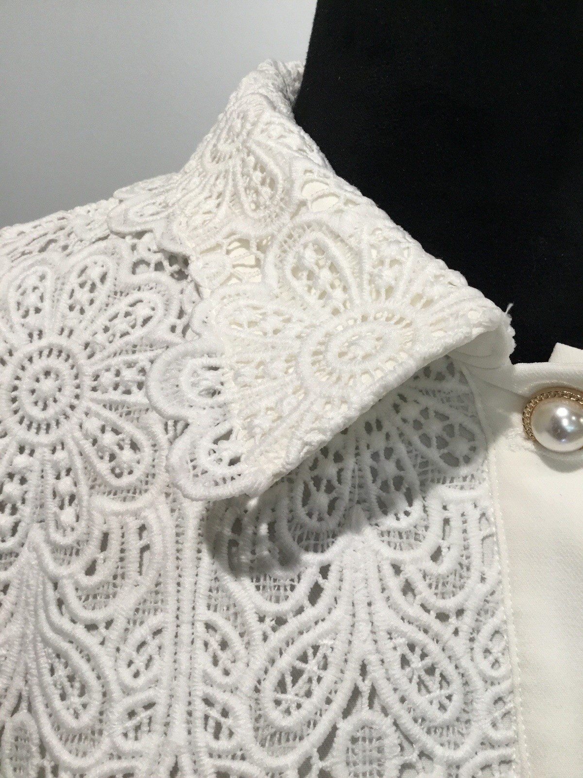 Fate Collared Lace Crop Jacket - image 5