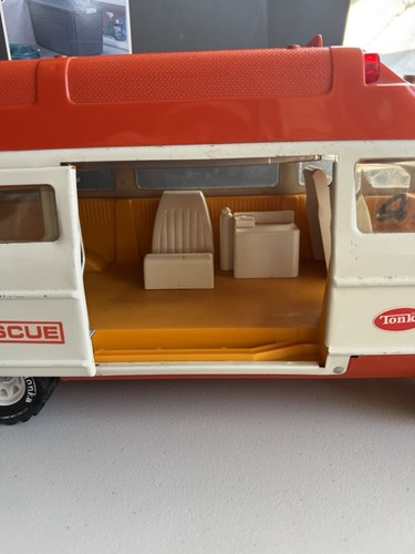 Vintage Tonka Pressed Steel Ambulance Rescue Vehicle Van Truck Orange White  - Afbeelding 7 van 12
