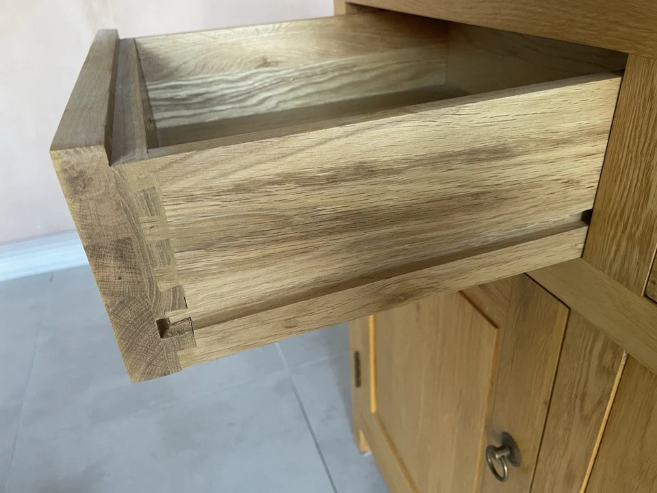 Solid Oak Sideboard 150cm wide x 90.5cm high x 54.5cm deep - Image 3 of 4