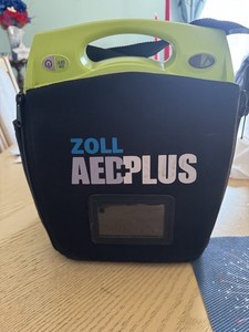 Zoll AED Plus Defibrillator with Pads Batteries and Carry Case