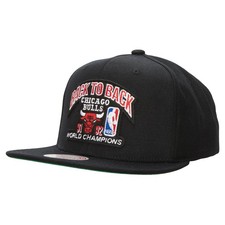 Mitchell & Ness NBA Black Chicago Bulls 91/92 B2B Champs HWC Snapback - OSFA