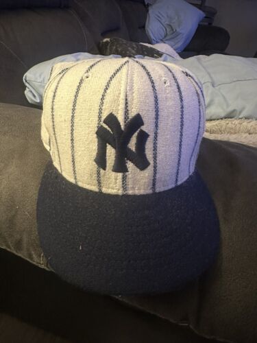 VTG Annco New York Yankees Baseball Fitted Pinstripe Cap MLB Sz. 7 1/4 See Pics