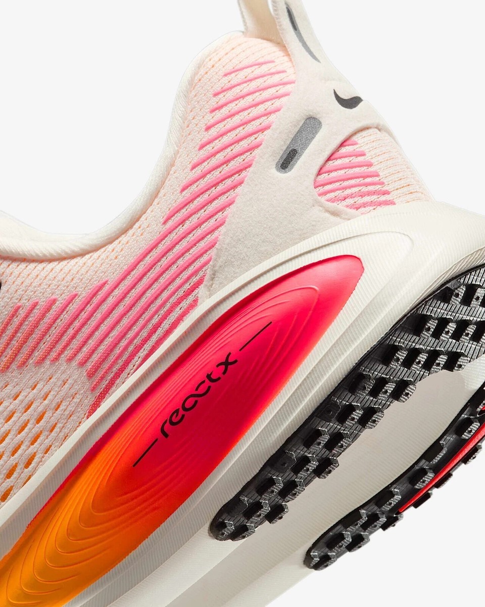NIKE VOMERO 18 BRIGHT CRIMSON(W) ★大人気★ ☆正規品☆ Size 7.5 - Nike Vomero 18 Sail Bright Crimson W for sale